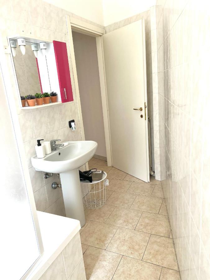 Casa Polly 2 - Ampio E Comodo Appartamento A Voghera Dış mekan fotoğraf
